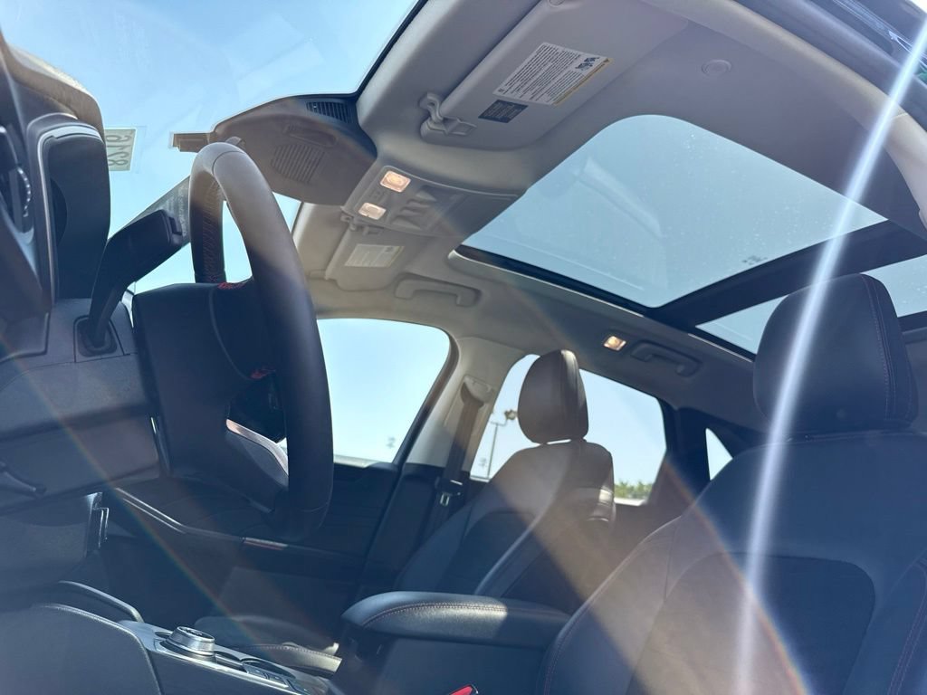 Certified 2022 Ford Escape SEL w/ SEL Stealth AWD Package image 18
