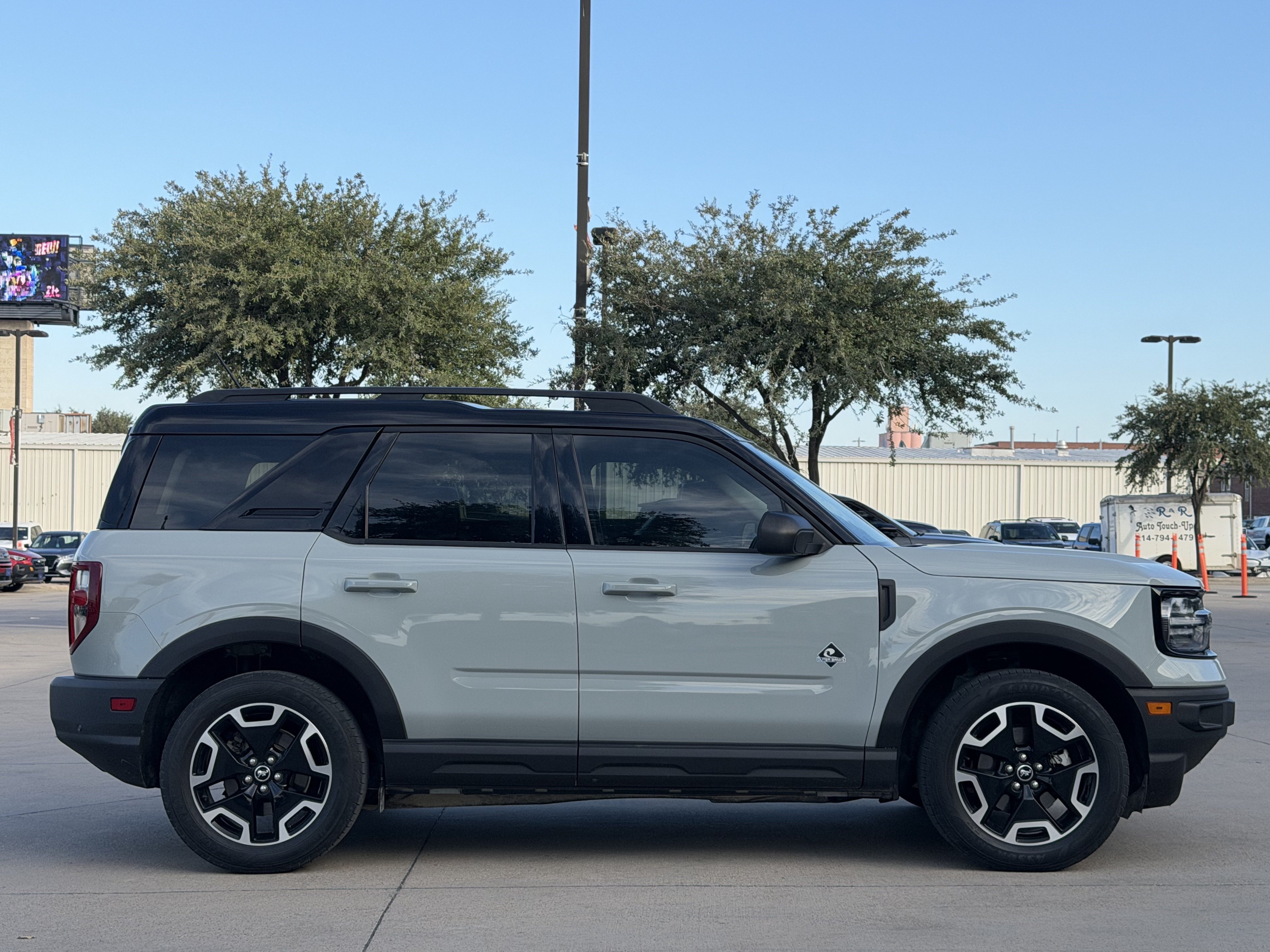 Certified 2021 Ford Bronco Sport Outer Banks w/ Outer Banks Package AWD/4WD image 3