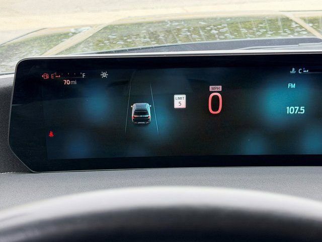 Certified 2025 Ford Expedition Platinum image 13