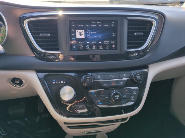 Used 2019 Chrysler Pacifica Touring-L FWD image 21