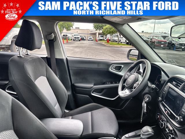 Used 2023 Kia Soul LX FWD image 18