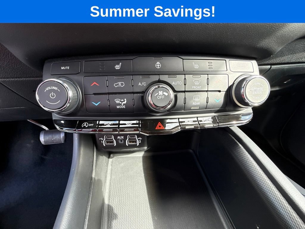 Used 2025 Dodge Durango GT AWD/4WD image 31