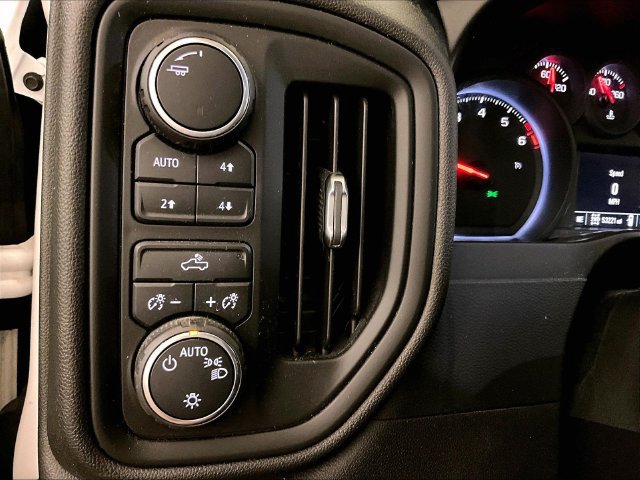 Used 2020 Chevrolet Silverado 1500 Custom Trail Boss w/ Custom Convenience Package AWD/4WD image 30