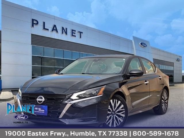 Used 2025 Nissan Altima 2.5 SV