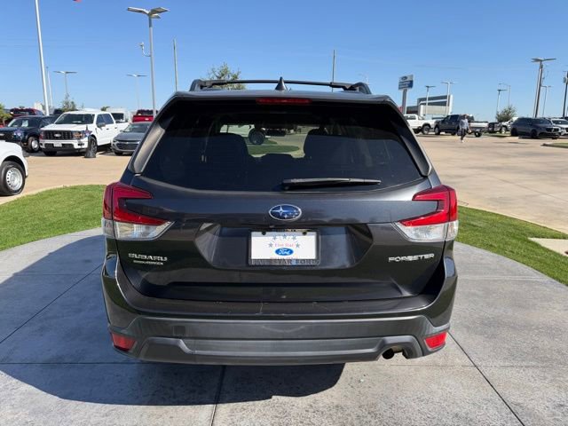Used 2019 Subaru Forester Premium image 2