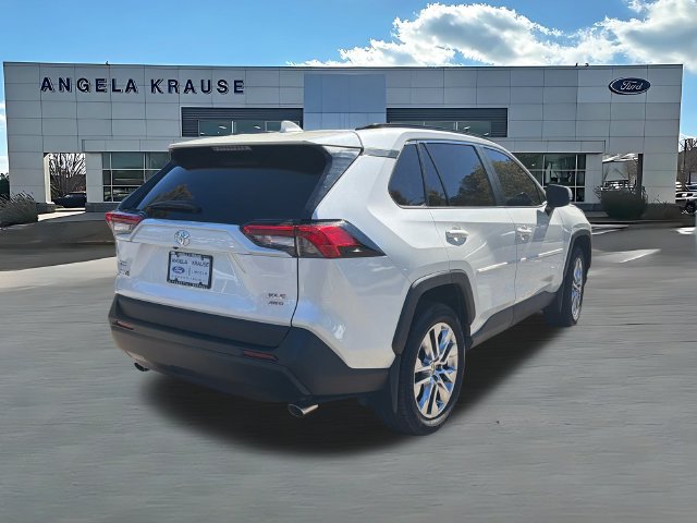 Used 2021 Toyota RAV4 XLE Premium AWD/4WD image 8