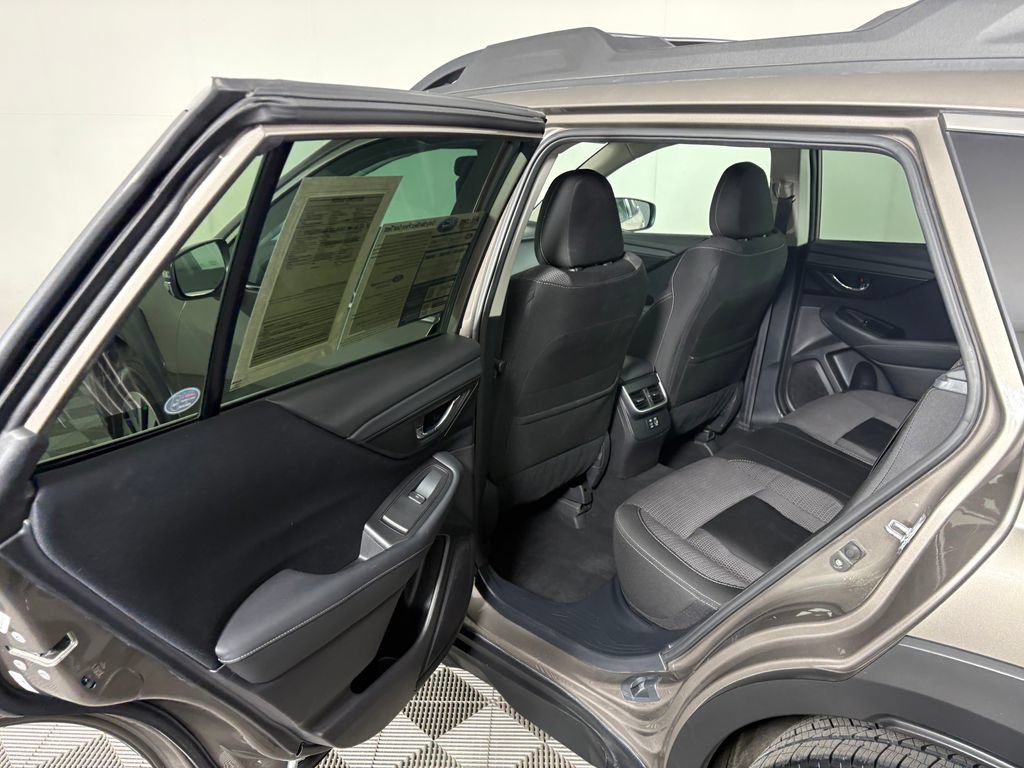 Used 2023 Subaru Outback Premium AWD/4WD image 28