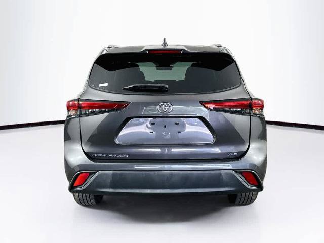 Used 2023 Toyota Highlander XLE FWD image 5