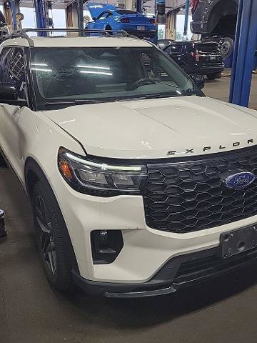 Certified 2025 Ford Explorer ST AWD/4WD image 4