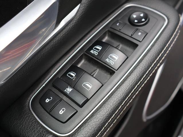 Used 2019 RAM 1500 Laramie AWD/4WD image 11