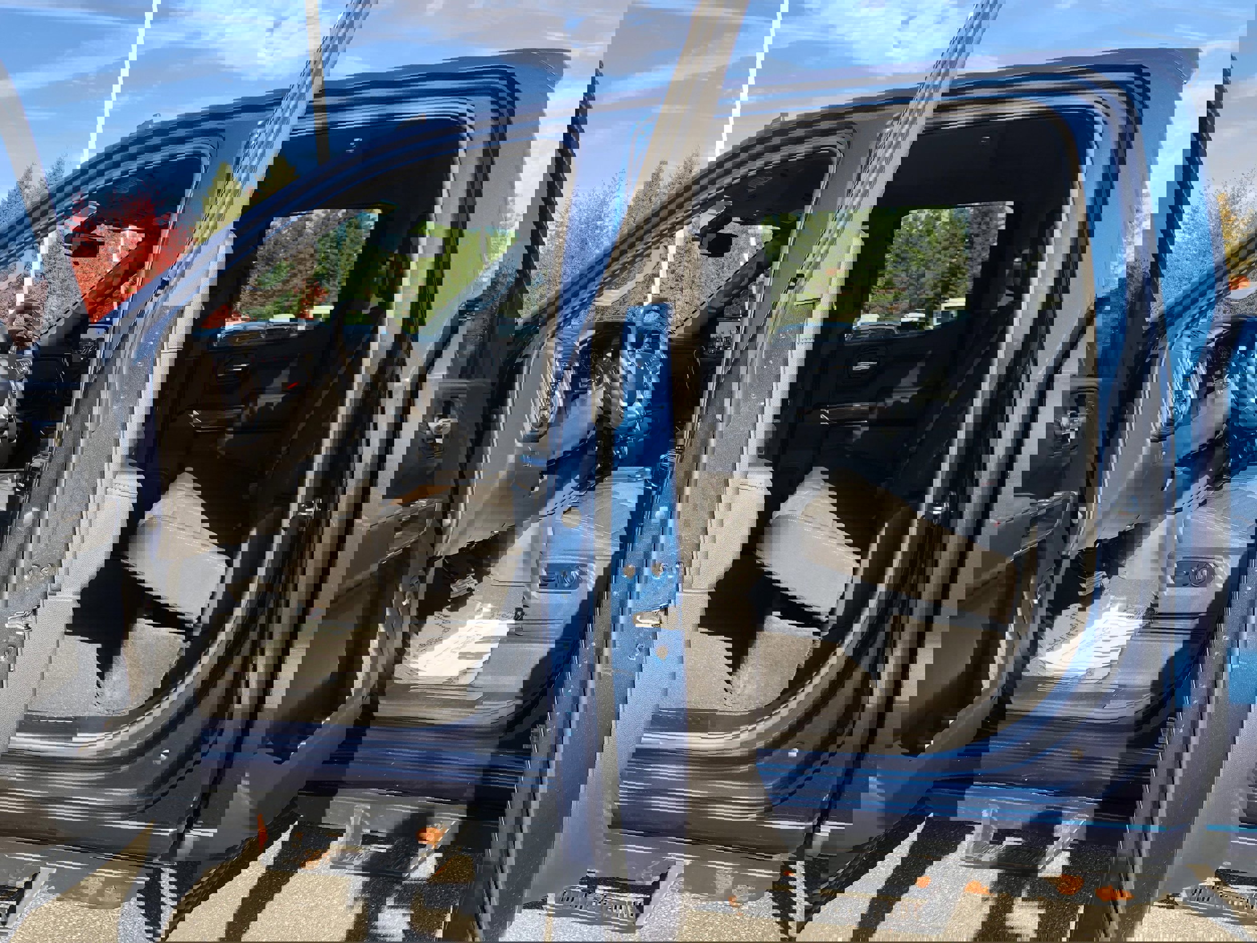 Used 2021 Chevrolet Silverado 1500 LT Trail Boss w/ Convenience Package II image 10