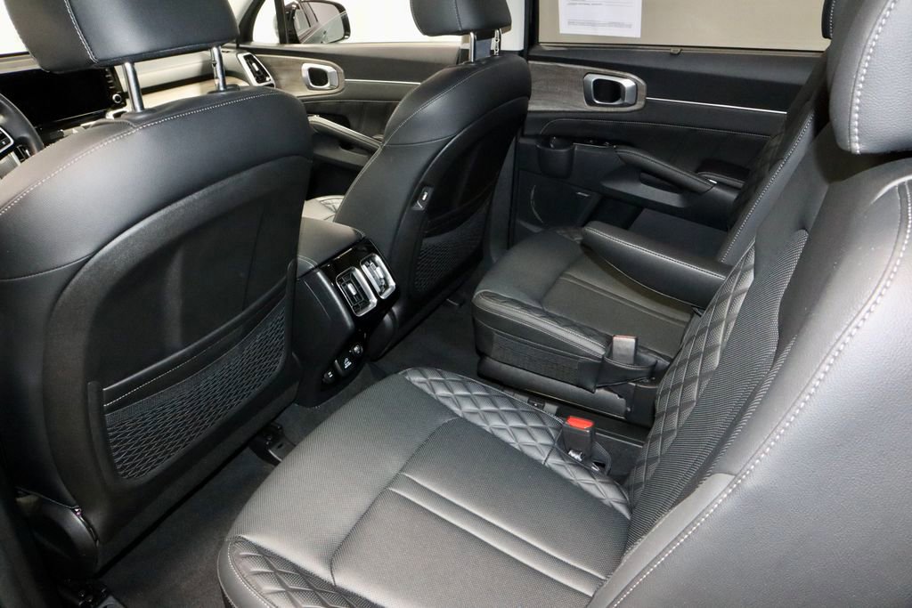 Used 2023 Kia Sorento SX Prestige image 22