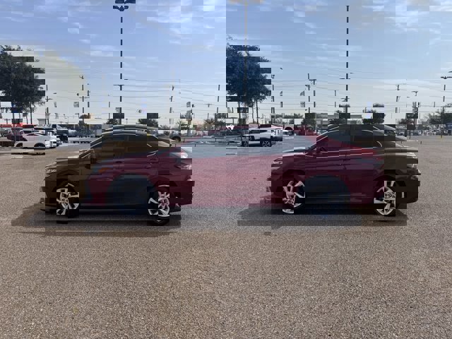 Used 2022 Toyota Camry LE image 2