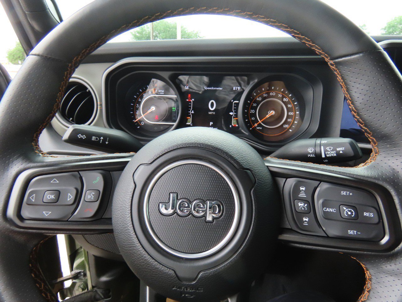 Used 2024 Jeep Gladiator Mojave AWD/4WD image 27