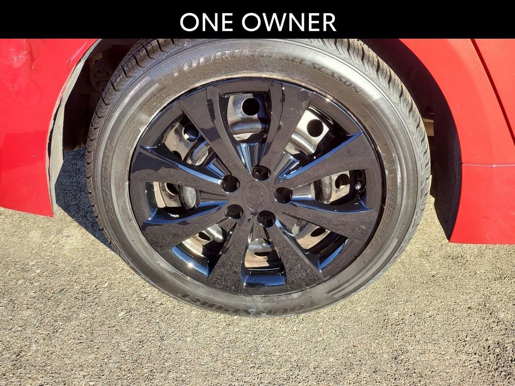 Used 2021 Toyota Corolla LE image 5