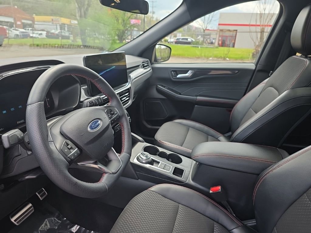 Certified 2024 Ford Escape ST-Line w/ Tech Pack #1 image 18