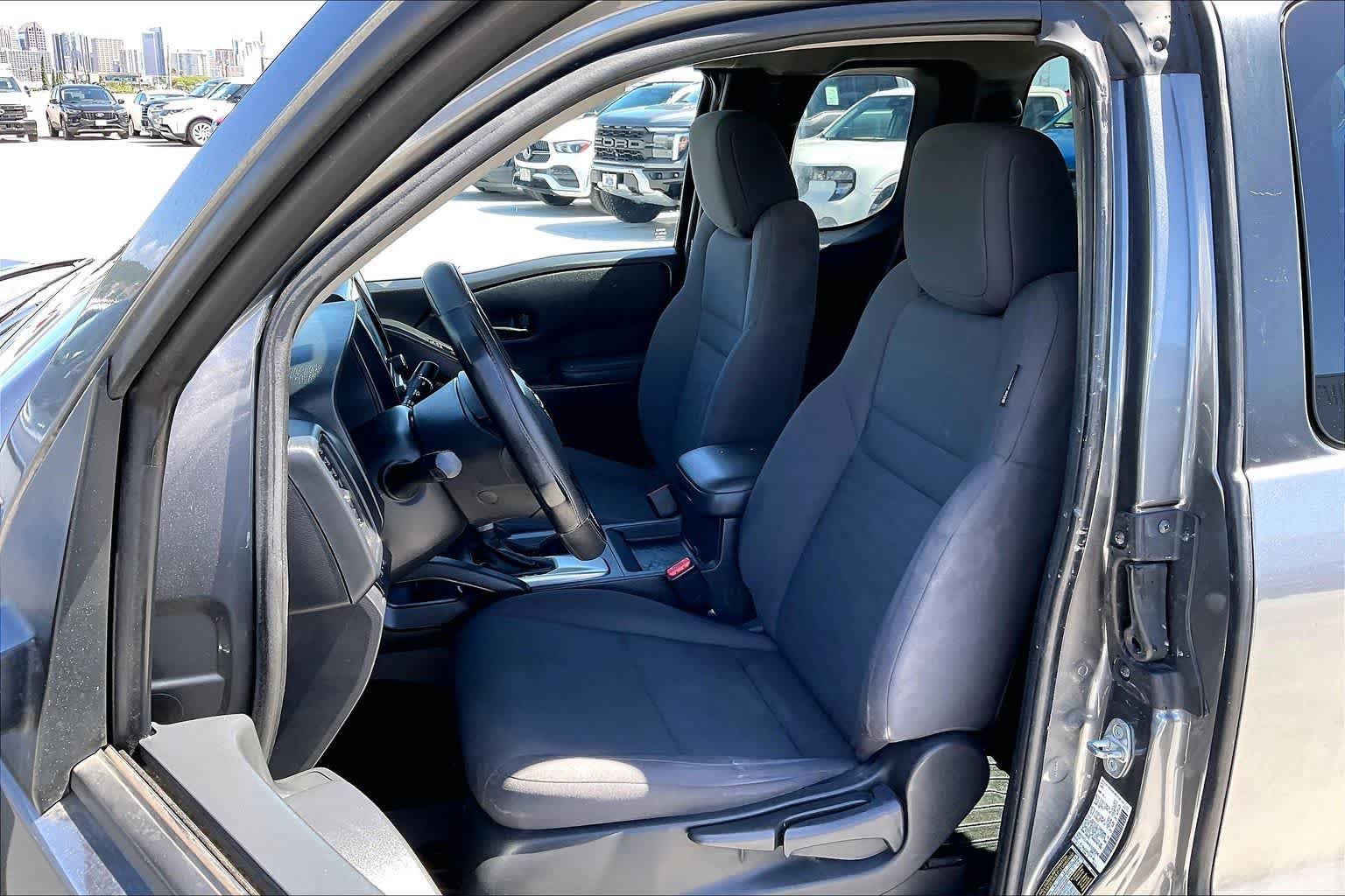 Used 2022 Nissan Frontier S w/ Technology Package RWD image 11