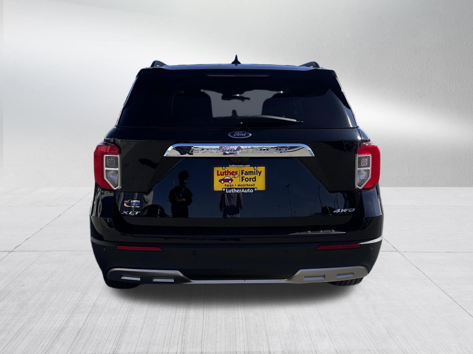 Certified 2023 Ford Explorer XLT w/ Equipment Group 202A AWD/4WD image 4