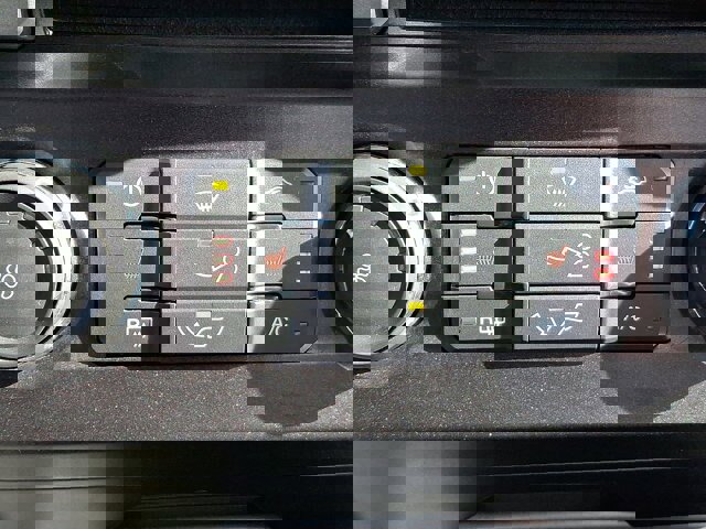 Certified 2018 Ford F150 XLT w/ Equipment Group 302A Luxury image 28