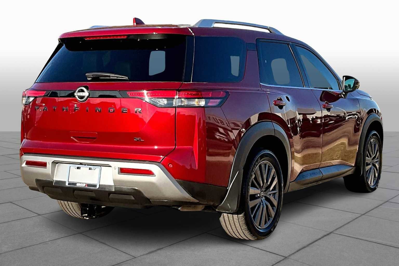 Used 2023 Nissan Pathfinder SL w/ SL Premium Package image 3