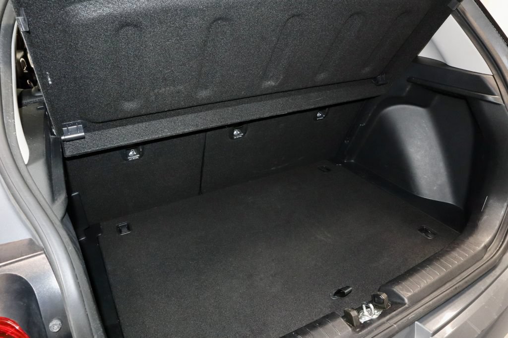 Used 2025 Hyundai Venue SEL FWD image 14
