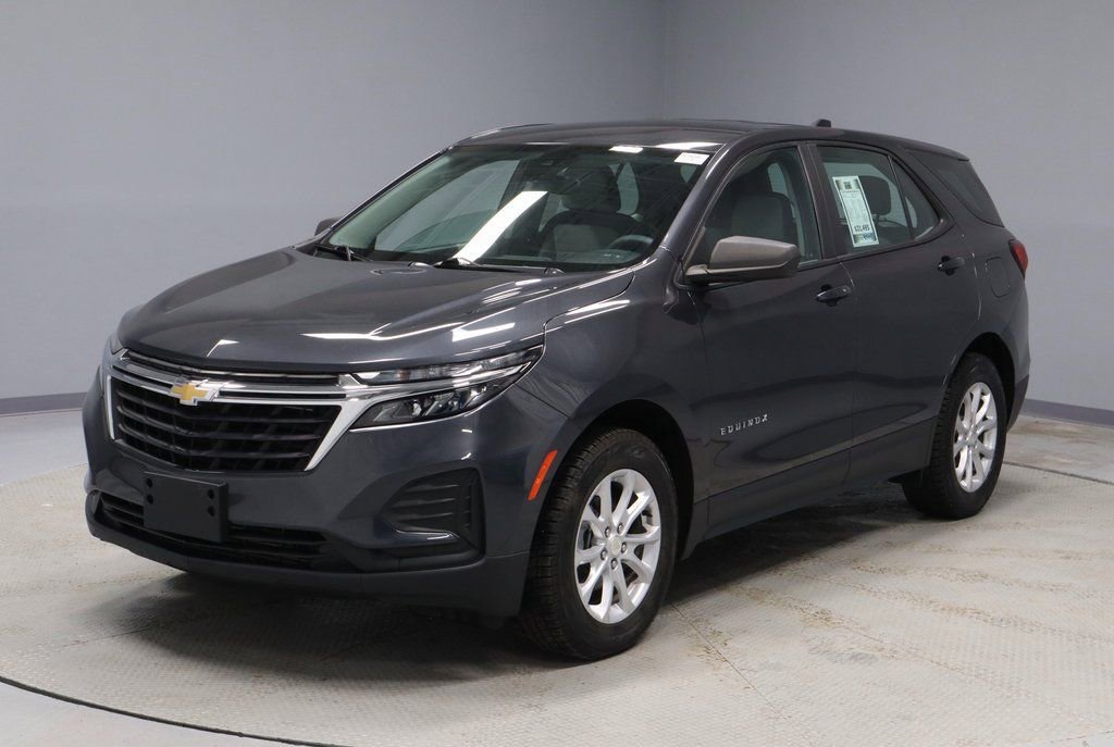 Used 2022 Chevrolet Equinox LS FWD image 4
