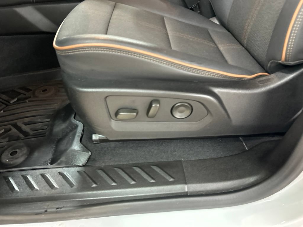 Used 2024 GMC Canyon AT4 w/ Canyon Safety Plus Package AWD/4WD image 12