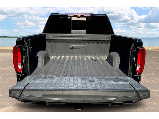 Used 2023 GMC Sierra 1500 AT4 w/ Technology Package AWD/4WD image 9