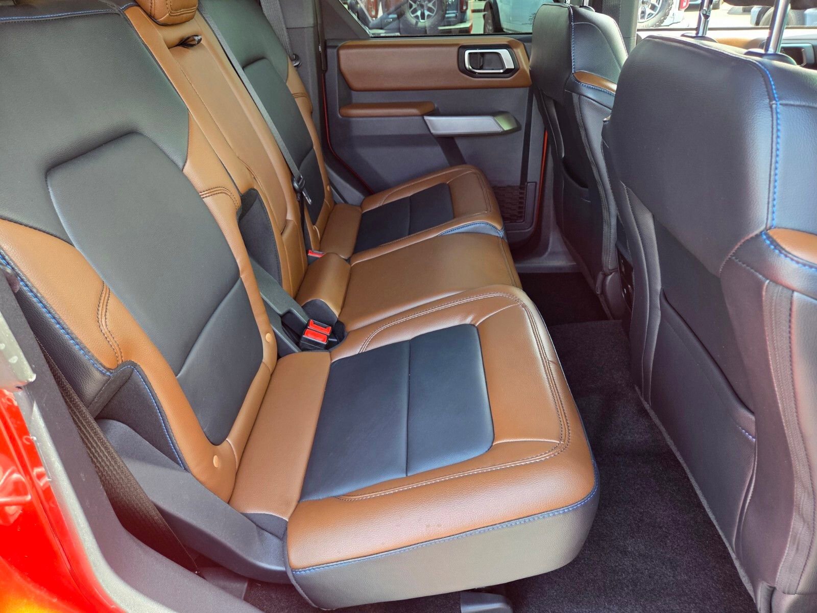 Certified 2023 Ford Bronco Outer Banks w/ Sasquatch Package AWD/4WD image 14