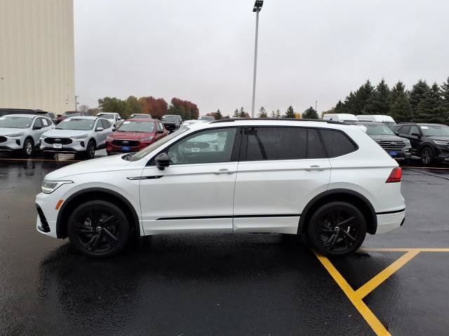 Used 2024 Volkswagen Tiguan SE R-Line w/ MDO Package, Two-Row AWD/4WD image 8