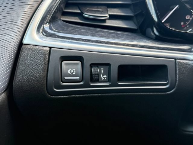 Used 2024 Cadillac XT5 Premium Luxury w/ LPO, Floor Liner Package AWD/4WD image 24