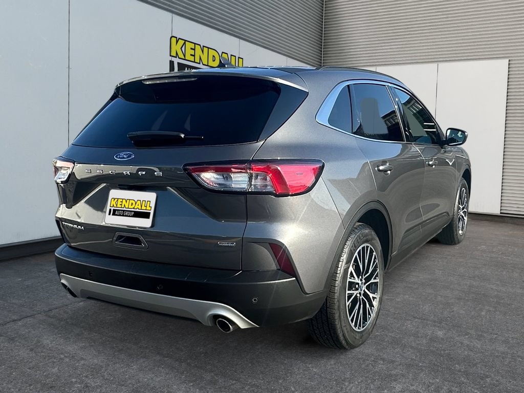 Certified 2022 Ford Escape Titanium FWD image 5