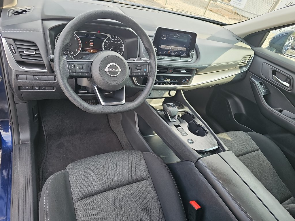 Used 2024 Nissan Rogue SV FWD image 16