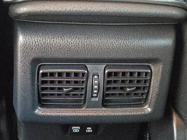 Used 2025 Toyota Camry SE w/ Convenience Package FWD image 16