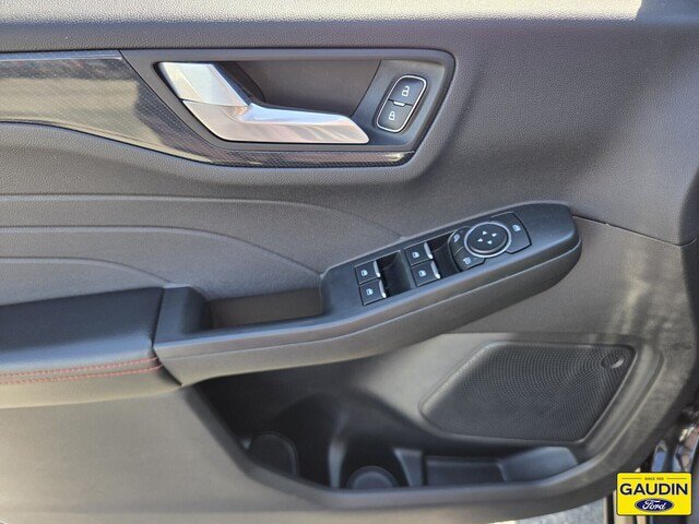 Certified 2025 Ford Escape ST-Line Select AWD/4WD image 18