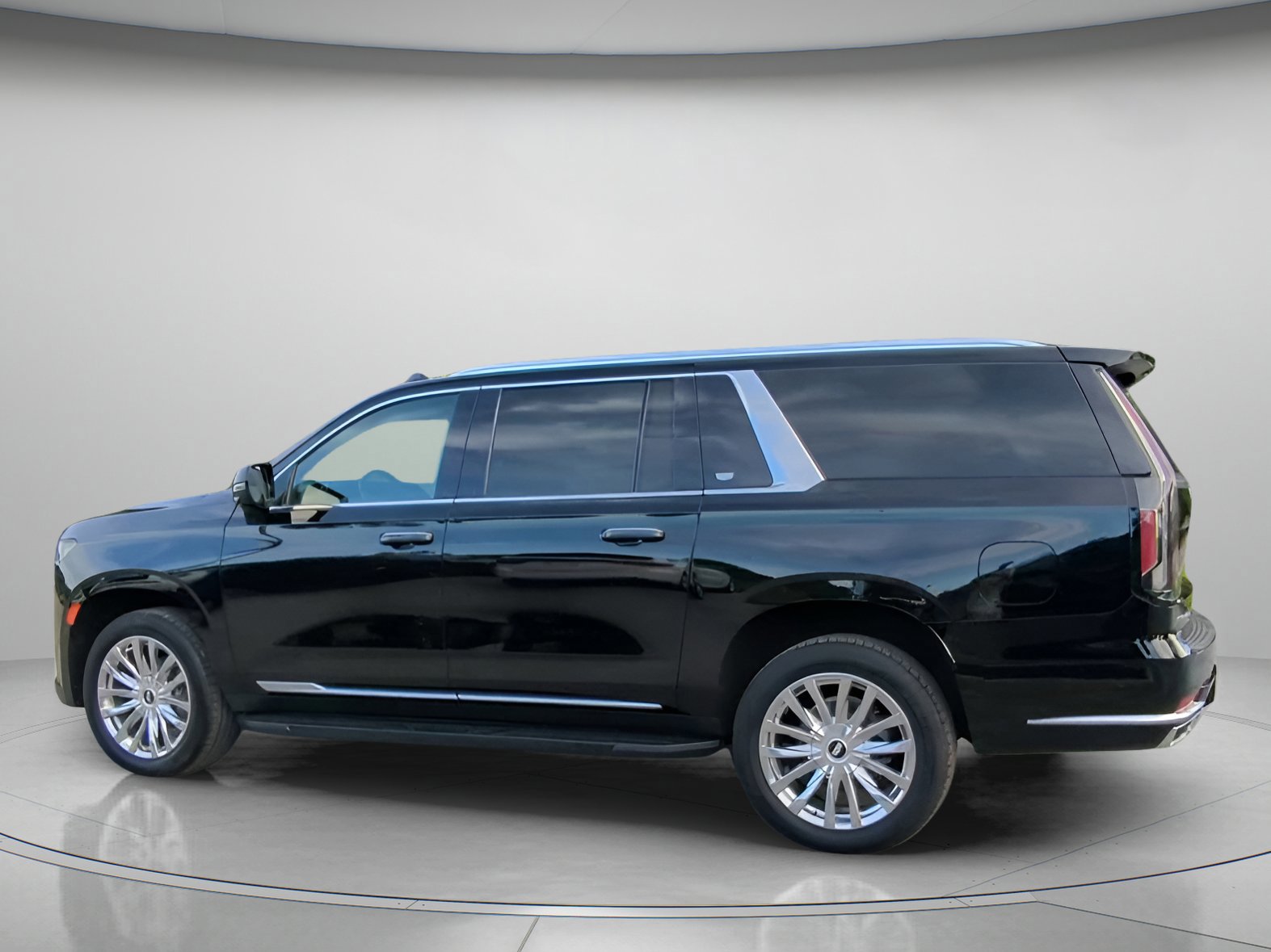 Used 2021 Cadillac Escalade ESV Premium Luxury AWD/4WD image 11