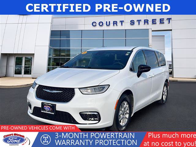 Used 2025 Chrysler Pacifica Select