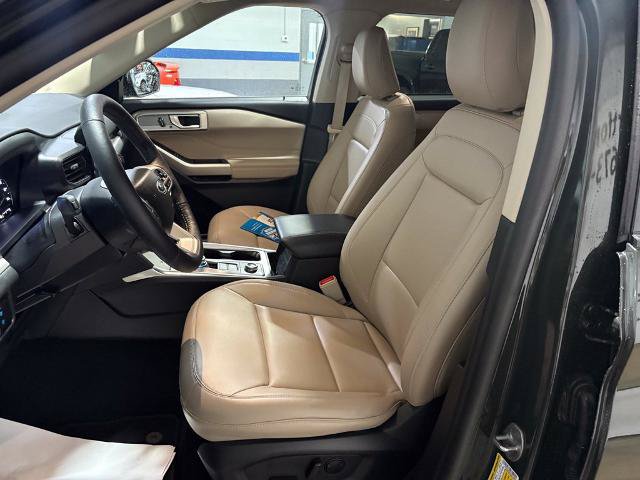 Certified 2023 Ford Explorer XLT w/ Equipment Group 202A AWD/4WD image 8