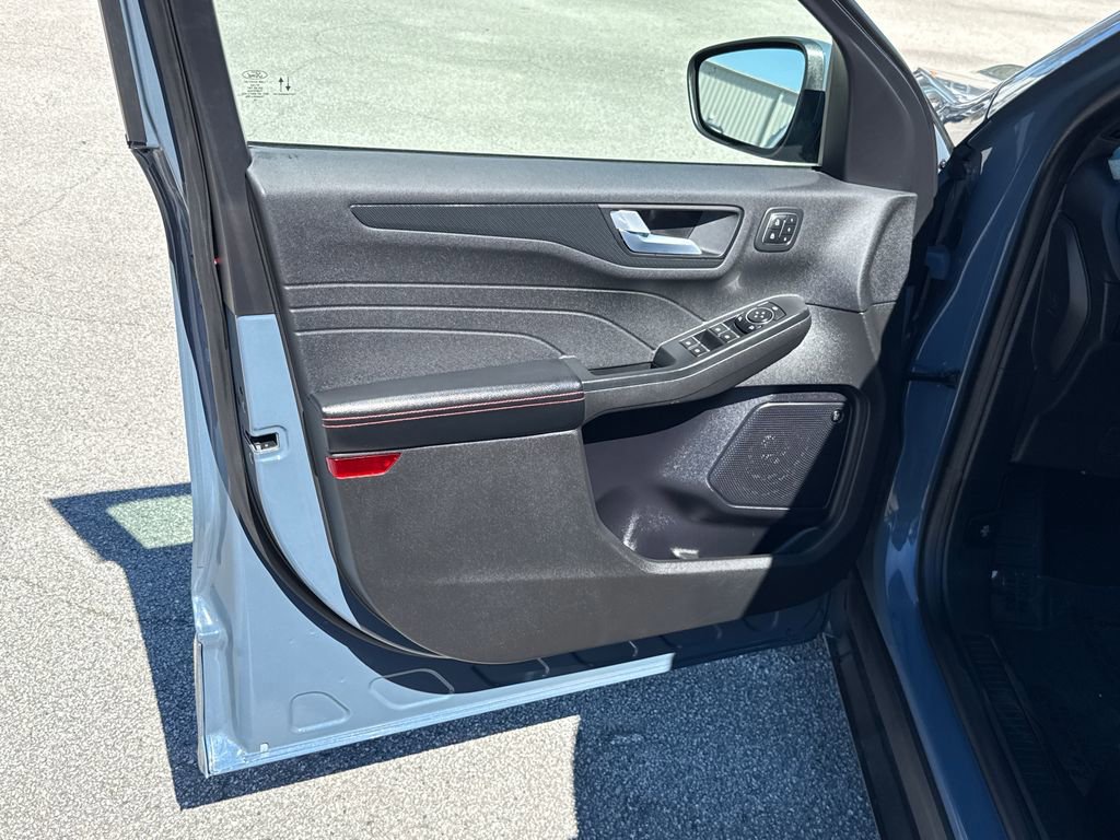 Certified 2023 Ford Escape ST-Line Select w/ Tech Pack #2 image 13