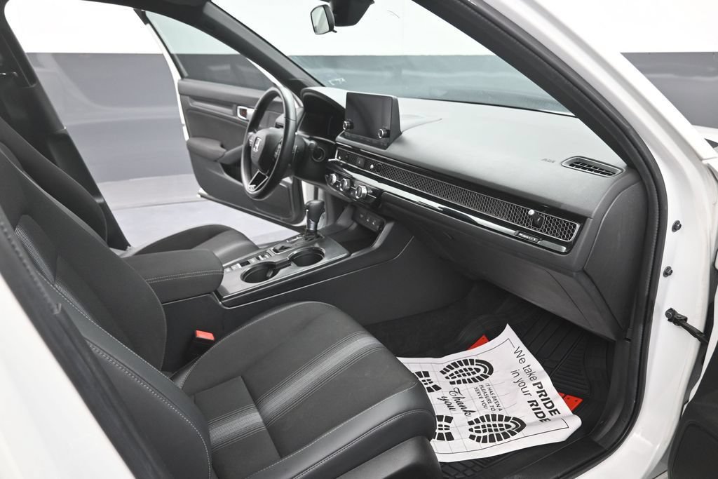 Used 2025 Honda Civic Sport image 16