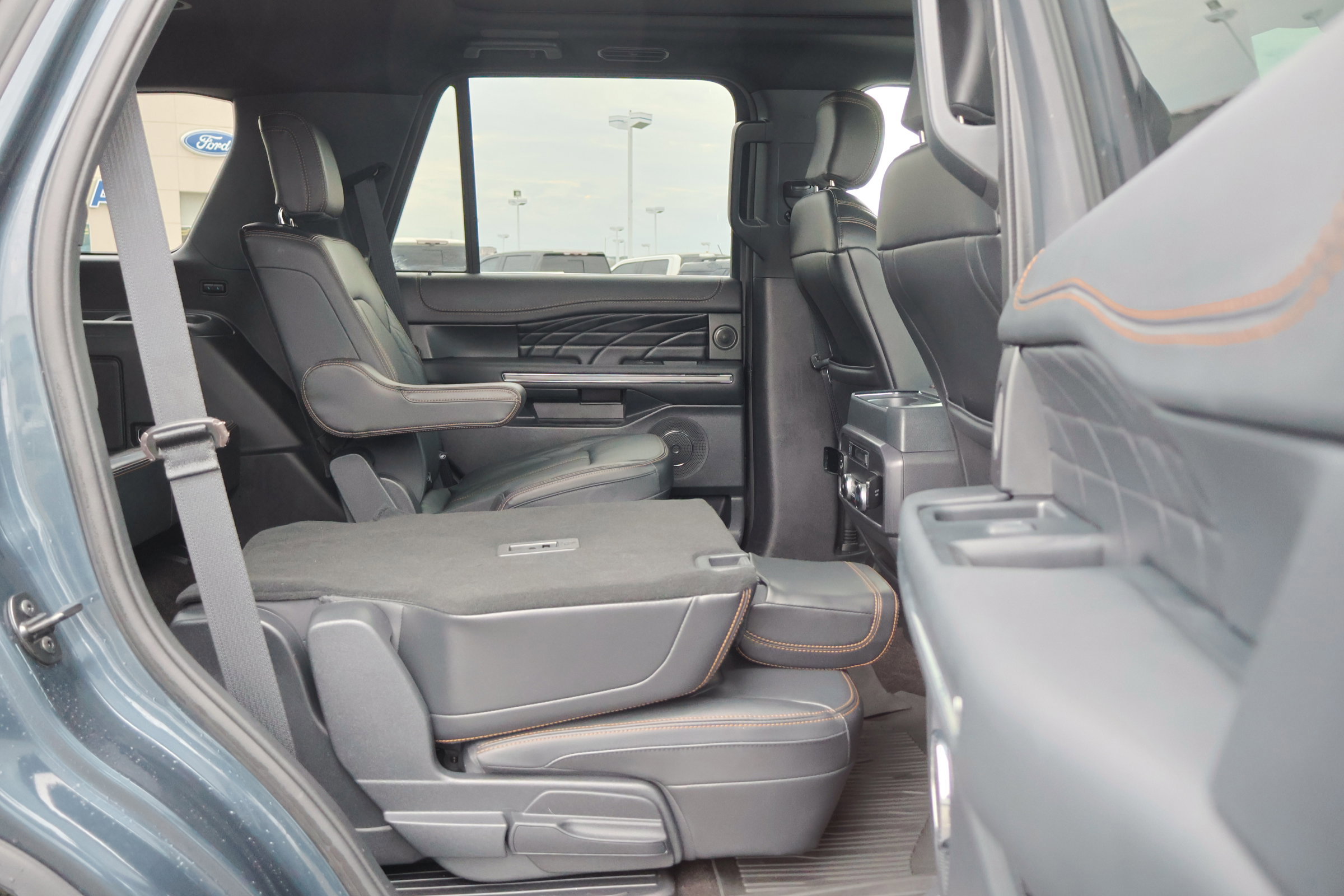 Certified 2023 Ford Expedition Platinum image 35
