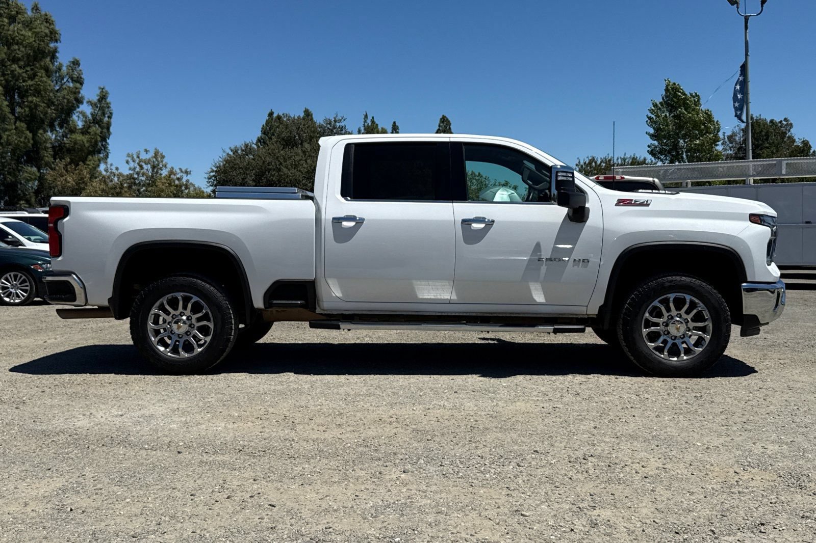 Used 2024 Chevrolet Silverado 2500 LTZ w/ LTZ Premium Package AWD/4WD image 3