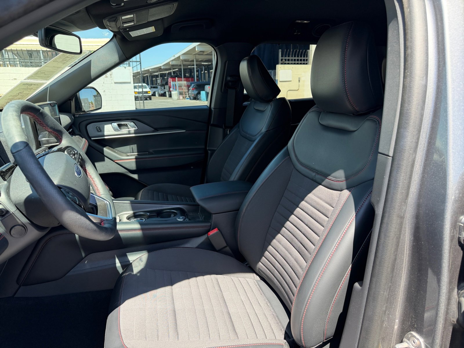 Certified 2025 Ford Explorer ST-Line w/ Premium Package RWD image 15
