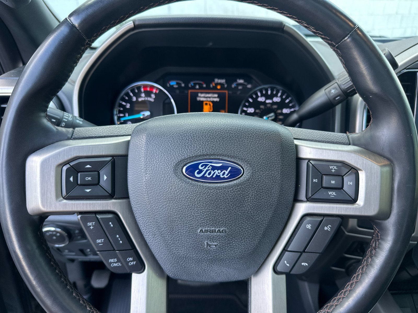 Certified 2022 Ford F450 Platinum w/ FX4 Off-Road Package AWD/4WD image 25