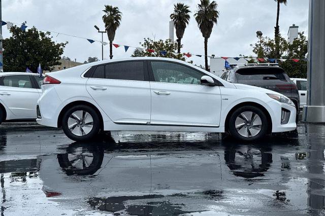 Used 2020 Hyundai Ioniq SE image 6