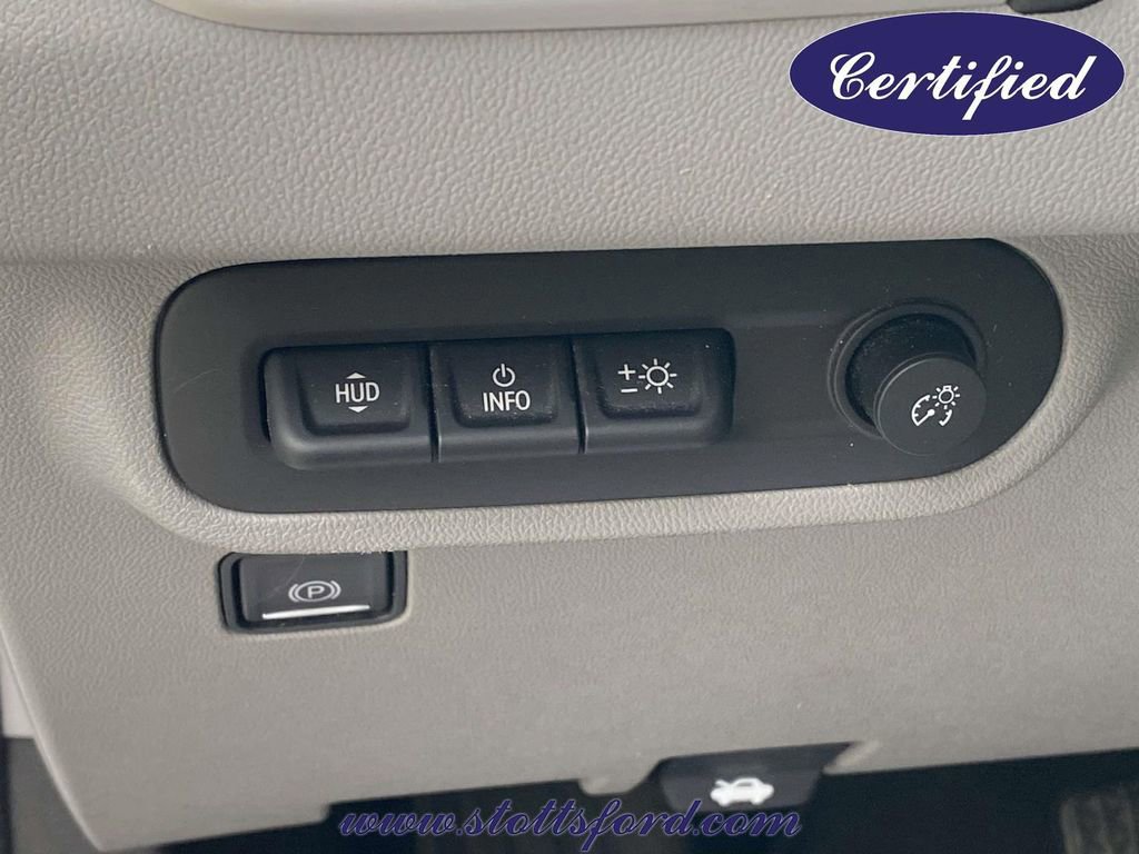 Used 2023 GMC Terrain SLT w/ Tech Package image 17