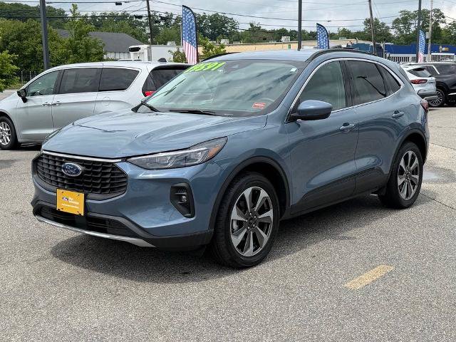 Certified 2025 Ford Escape Platinum AWD/4WD image 3