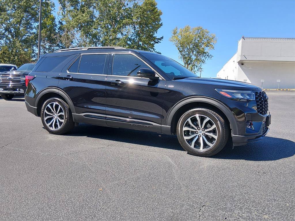 Certified 2026 Ford Explorer ST-Line RWD image 2
