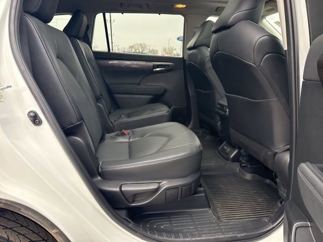 Used 2022 Toyota Highlander Platinum image 13