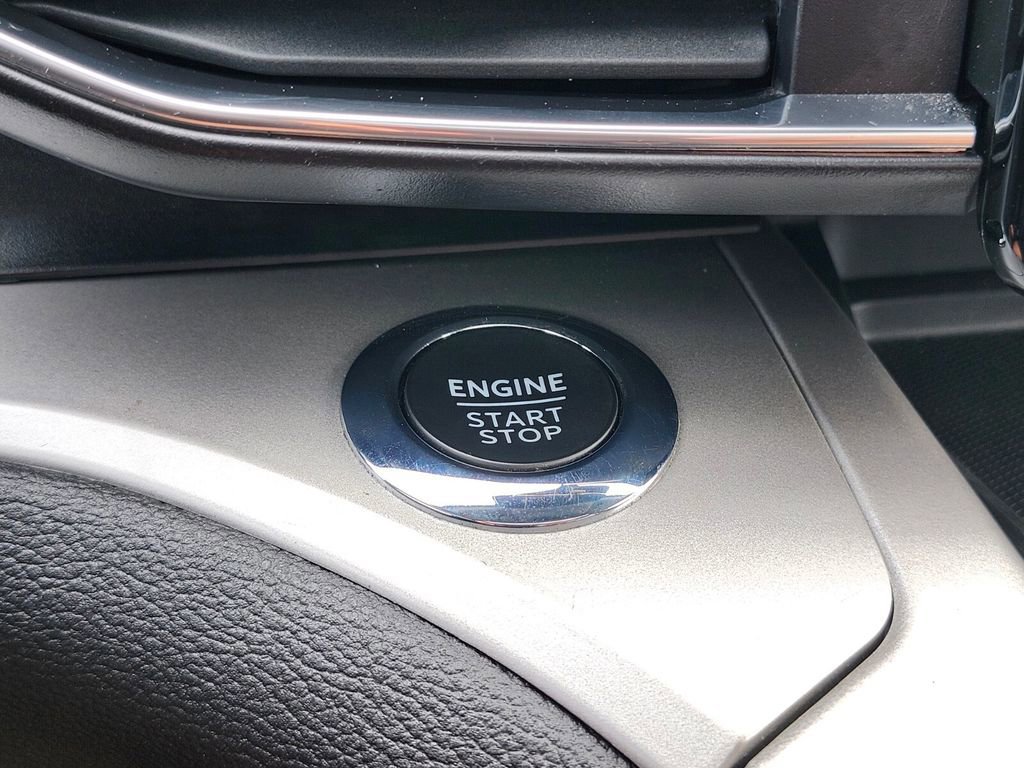 Certified 2022 Ford Explorer XLT w/ Equipment Group 202A image 27